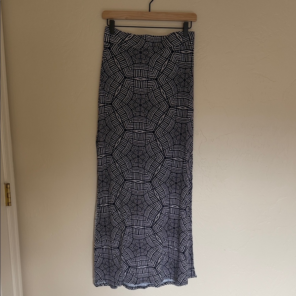 Aeropostale Black and White Patterned Pencil Skirt